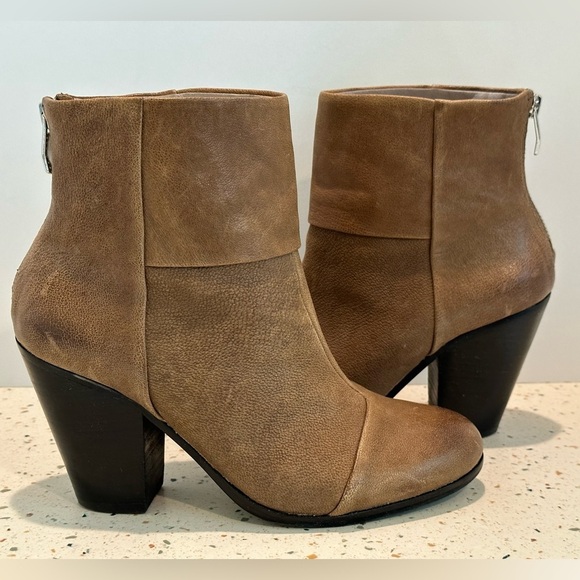 Vince Camuto Hadley‎ Leather Ankle Booties - Picture 2 of 13